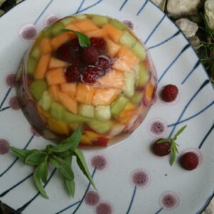 Salade de fruits en gelée de verveine fraiche