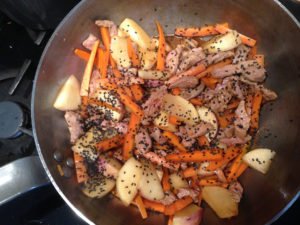 Wok d’agneau aux carottes et cumin