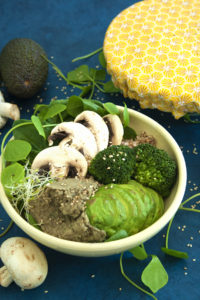 Buddha bowl houmous lentilles-menthe et avocat rôti