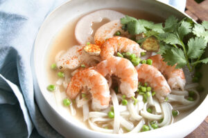 Bouillon de crevettes au gingembre et nouilles de riz