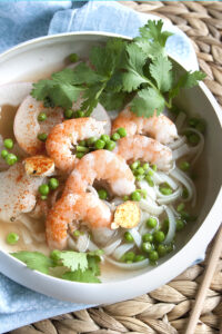 Bouillon de crevettes au gingembre et nouilles de riz