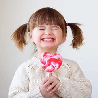 fille enfant intérieur